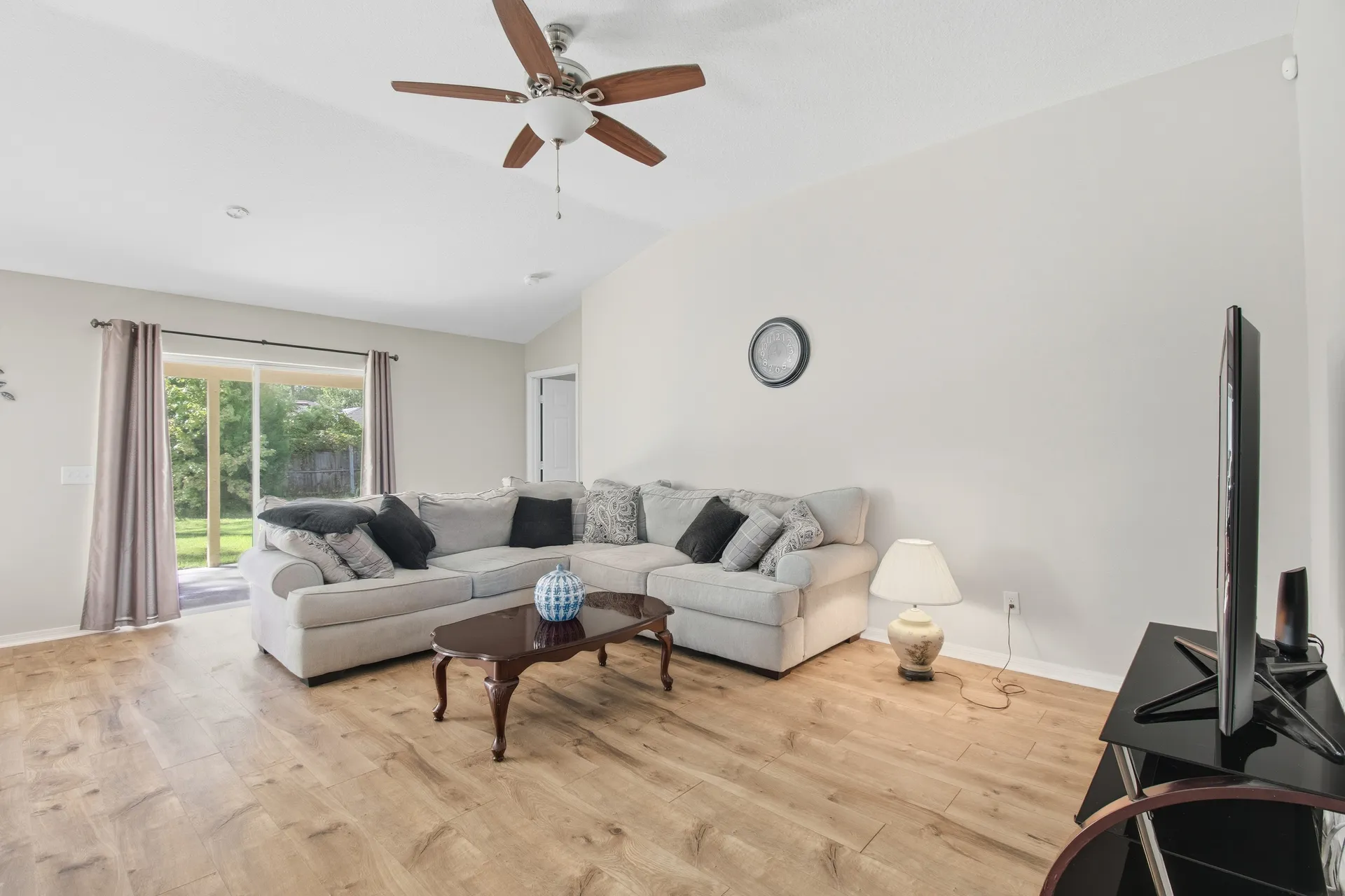 22 Pinetree Dr, Palm Coast, FL 32164 - Image 3